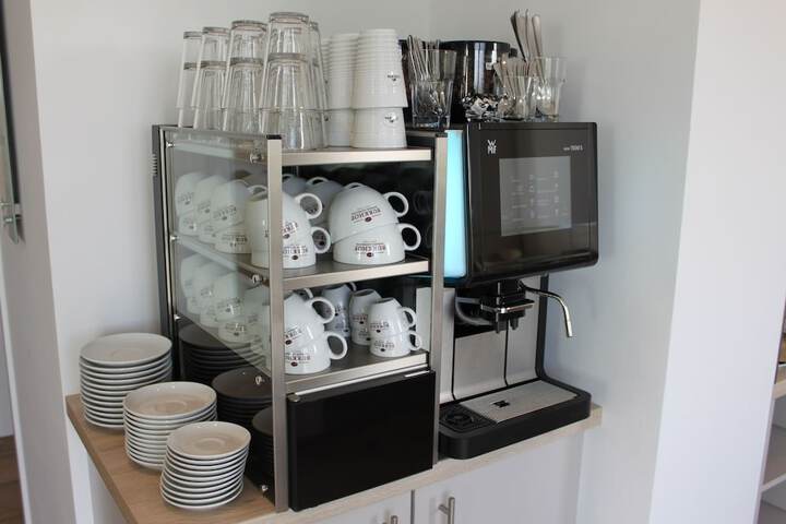 Breakfast/Coffee Service 34 of 43