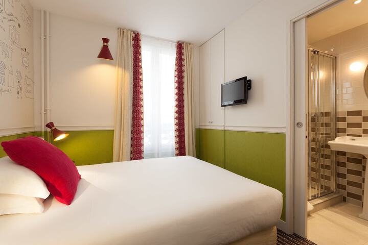 Room 16 of 40