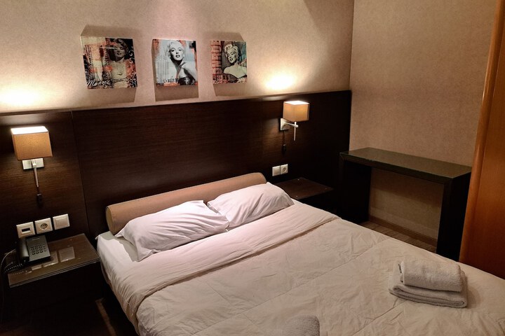 Room 23 of 44
