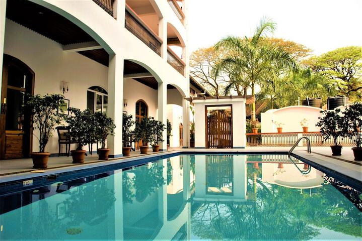 Pools & Facilities