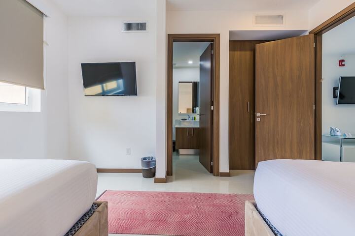 Room 25 of 400
