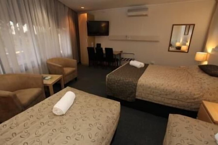 Room 6 of 22