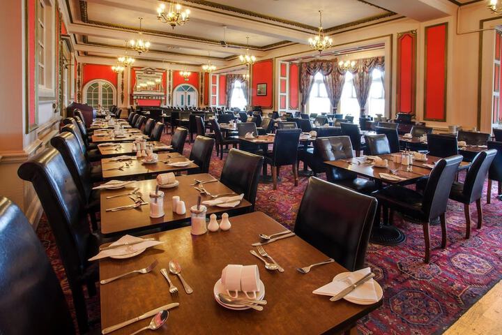 Dining 36 of 57