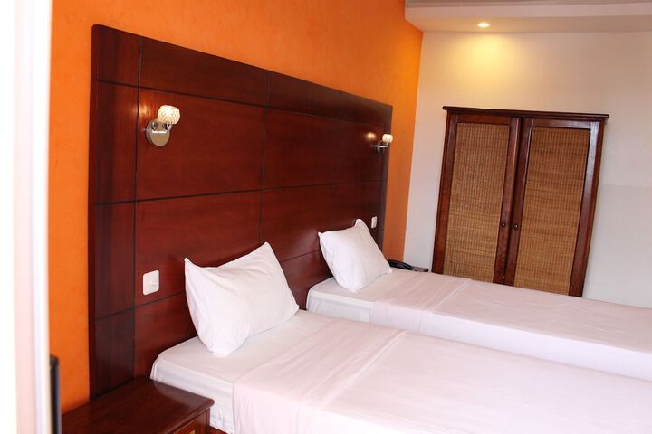 Room 10 of 43