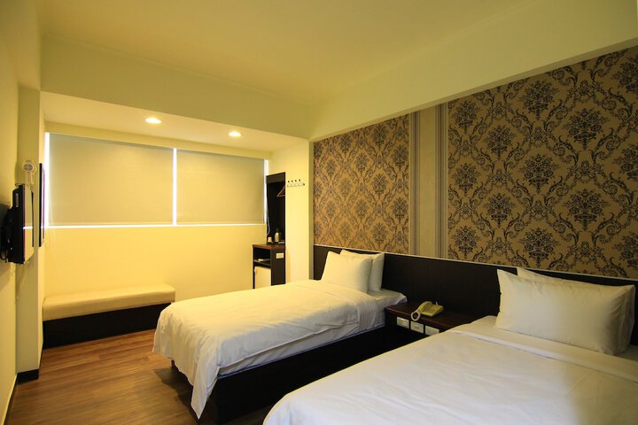 Room 7 of 49
