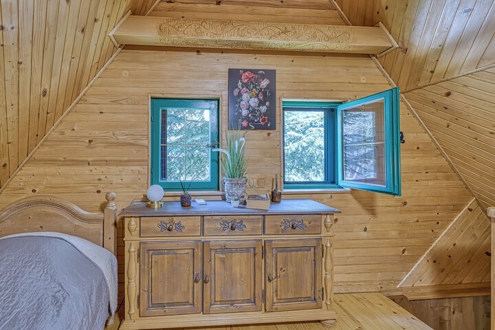 Room 5 of 44