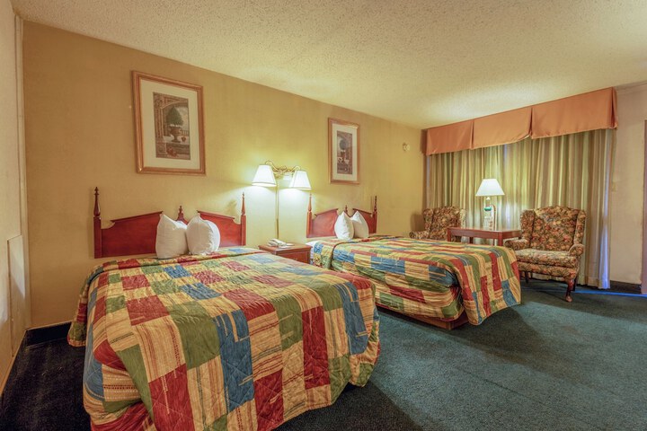 Room 35 of 68
