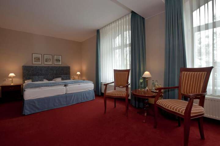 Room 15 of 37