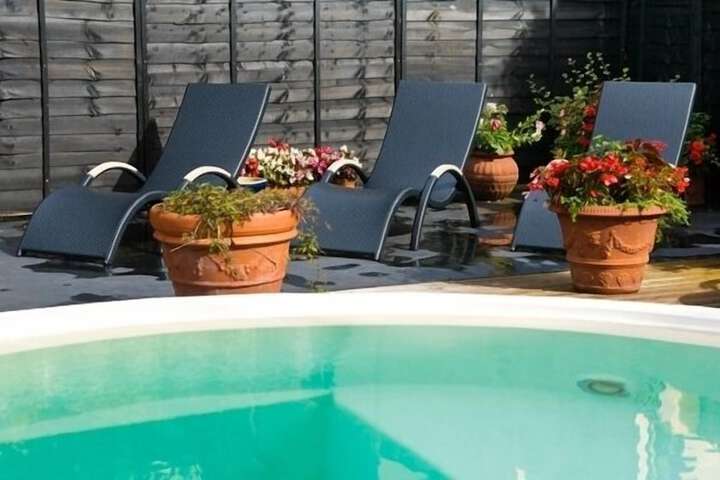 Hotel with Pool