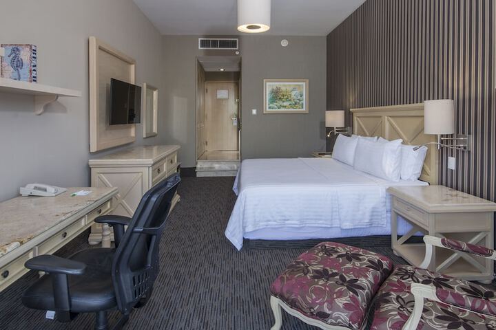 Room 17 of 163