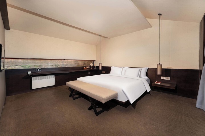 Room 7 of 58