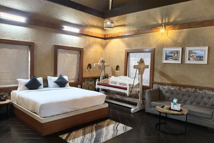 Room 4 of 23