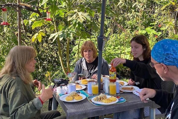Dining 35 of 75