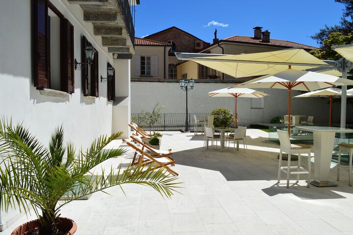 Terrace/Patio 24 of 25