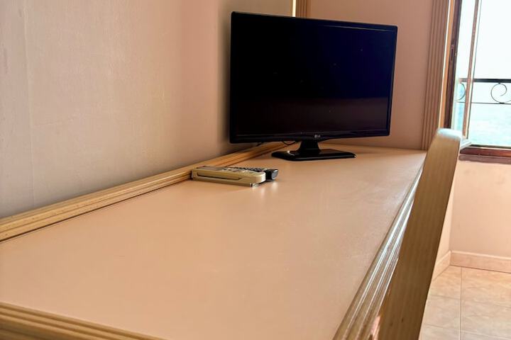 Room 10 of 193