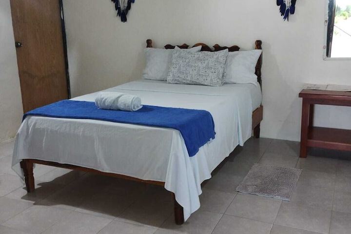 Room 6 of 28