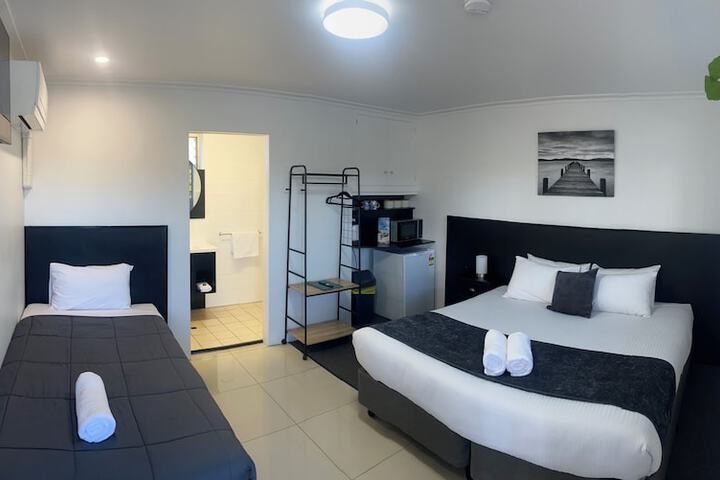 Room 13 of 32