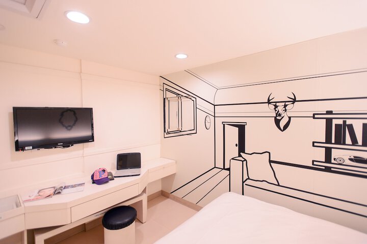 Room 16 of 45