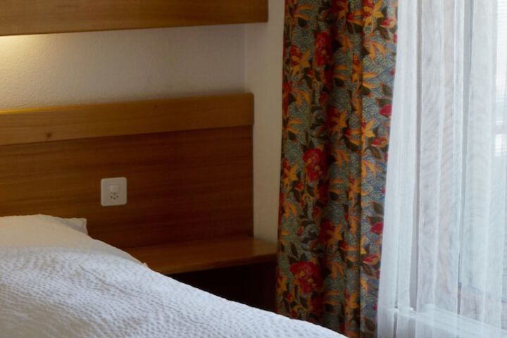 Room 3 of 36