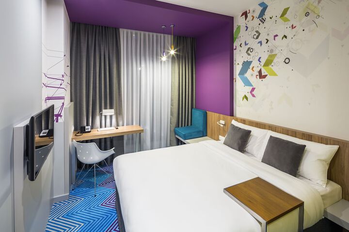 Room 4 of 86