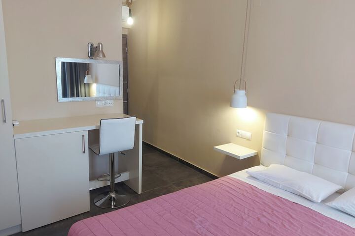 Room 37 of 106