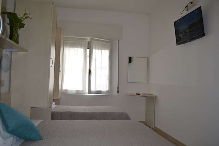 Room 17 of 113