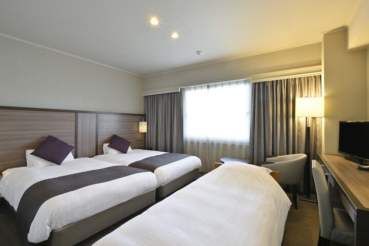 Room 10 of 51