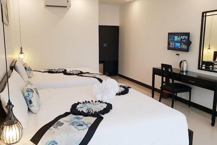 Room 30 of 143