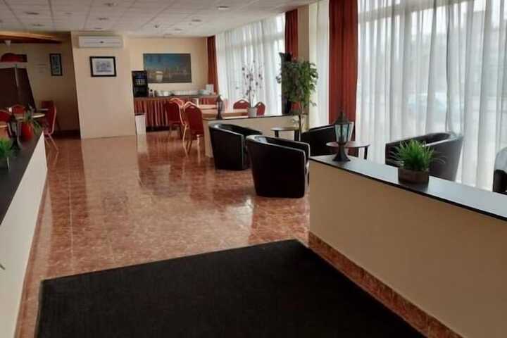 Guest Lobby