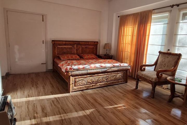 Room 9 of 54