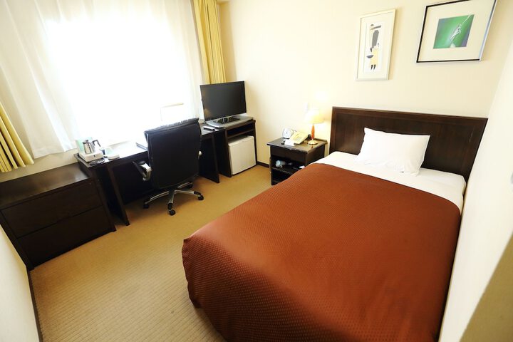 Room 5 of 40