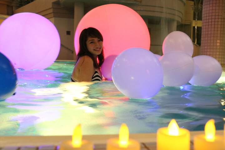 Hotel Pool