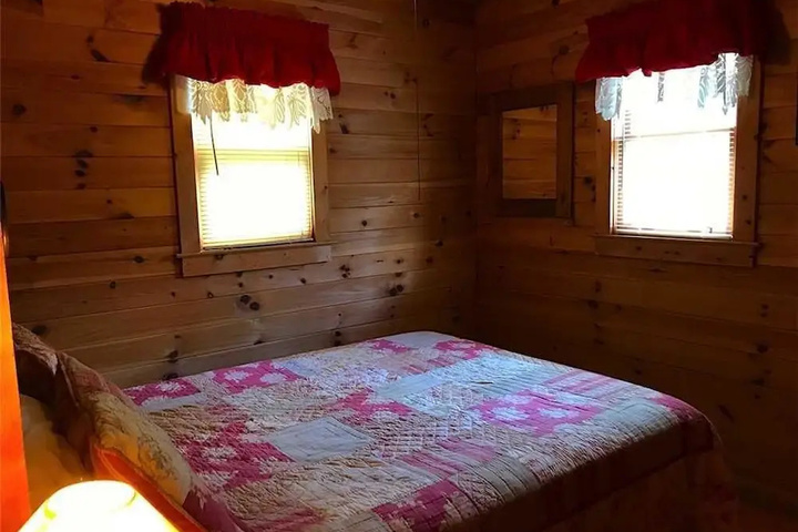 Room 6 of 19