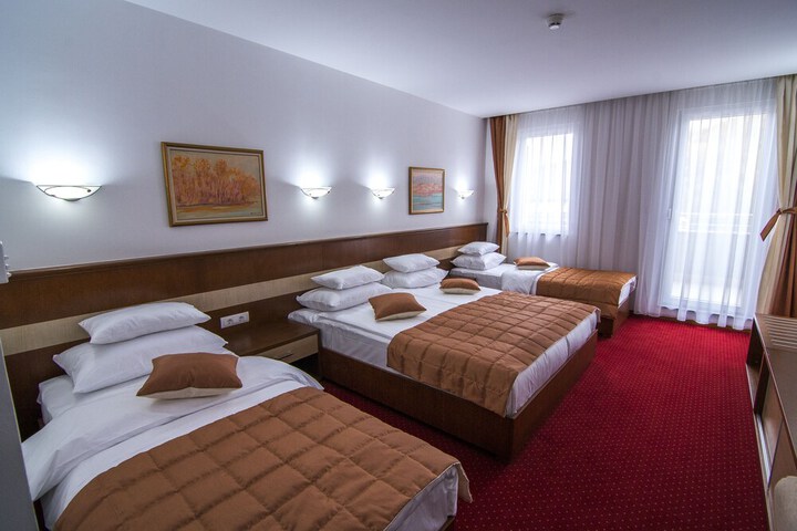 Room 3 of 27