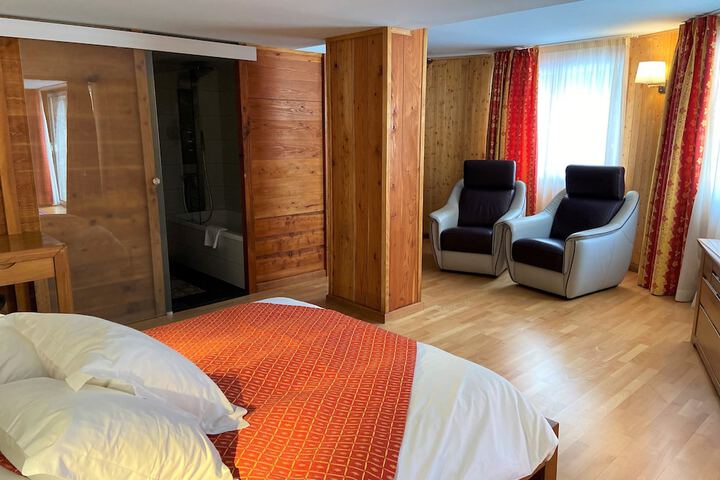 Room 21 of 80