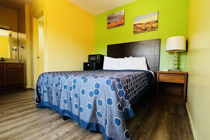 Room 14 of 39