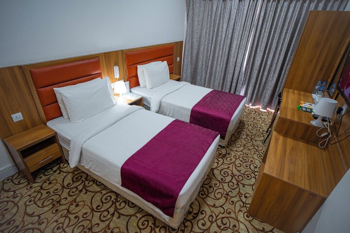 Room 28 of 60