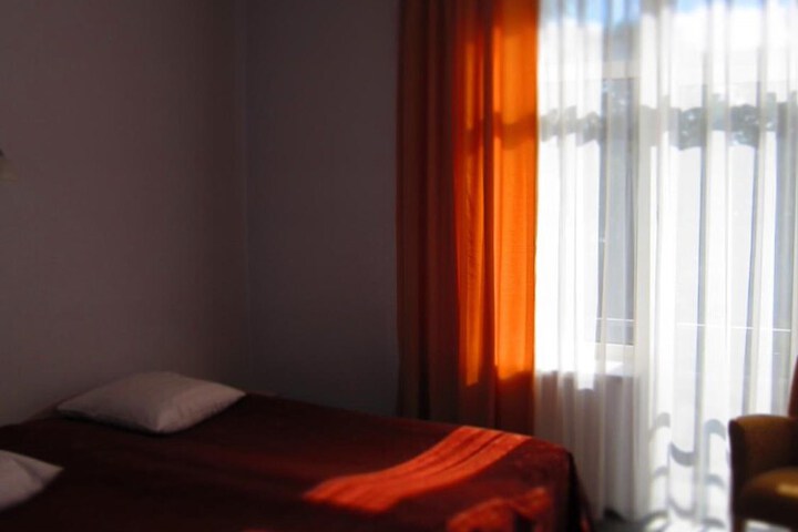 Room 28 of 51
