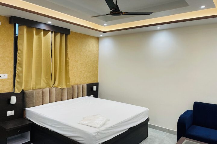 Room 15 of 49