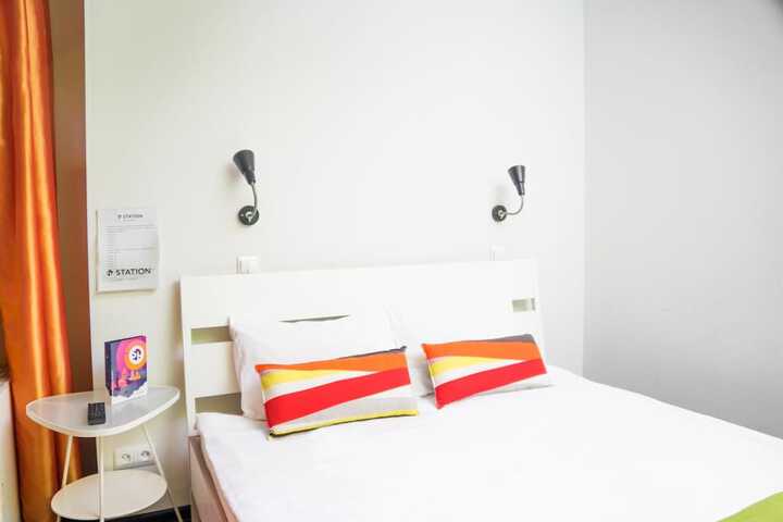 Room 27 of 44