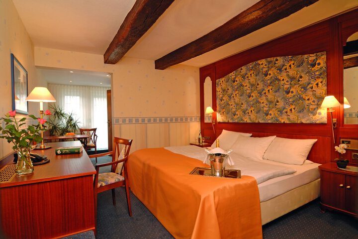 Room 5 of 25