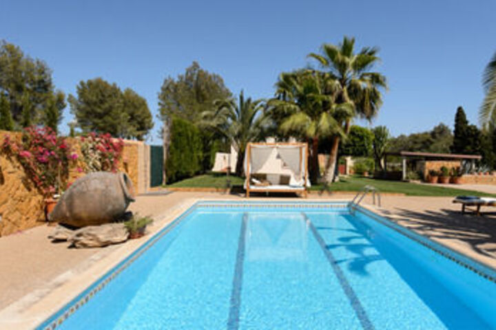 Pool 21 of 26