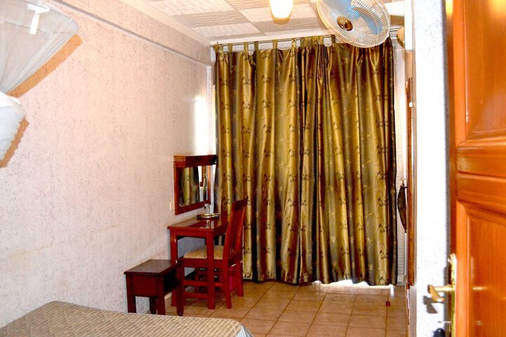 Room 4 of 49