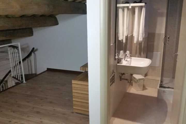 Room 48 of 51