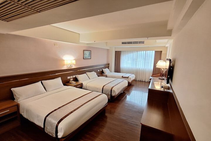 Room 42 of 74