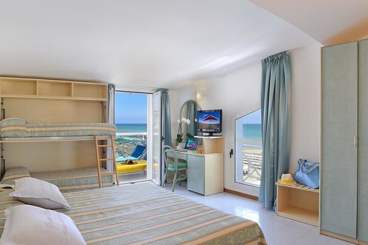 Room 7 of 29