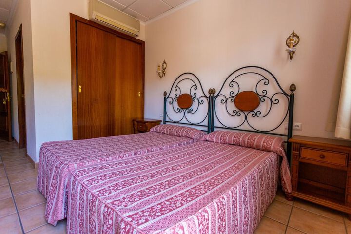 Room 12 of 40