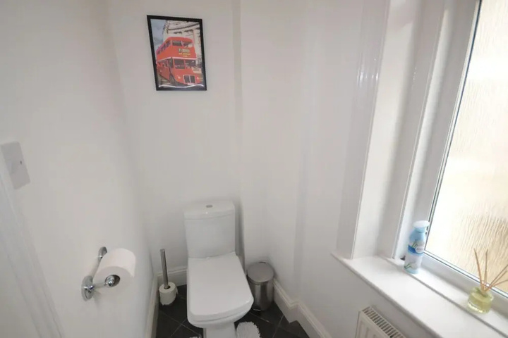 Room 9 of 17