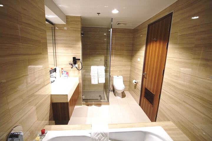 Room 35 of 62