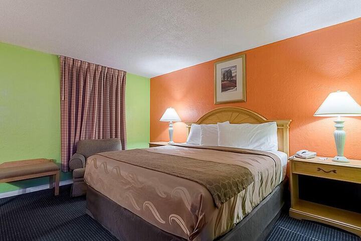 Room 4 of 26